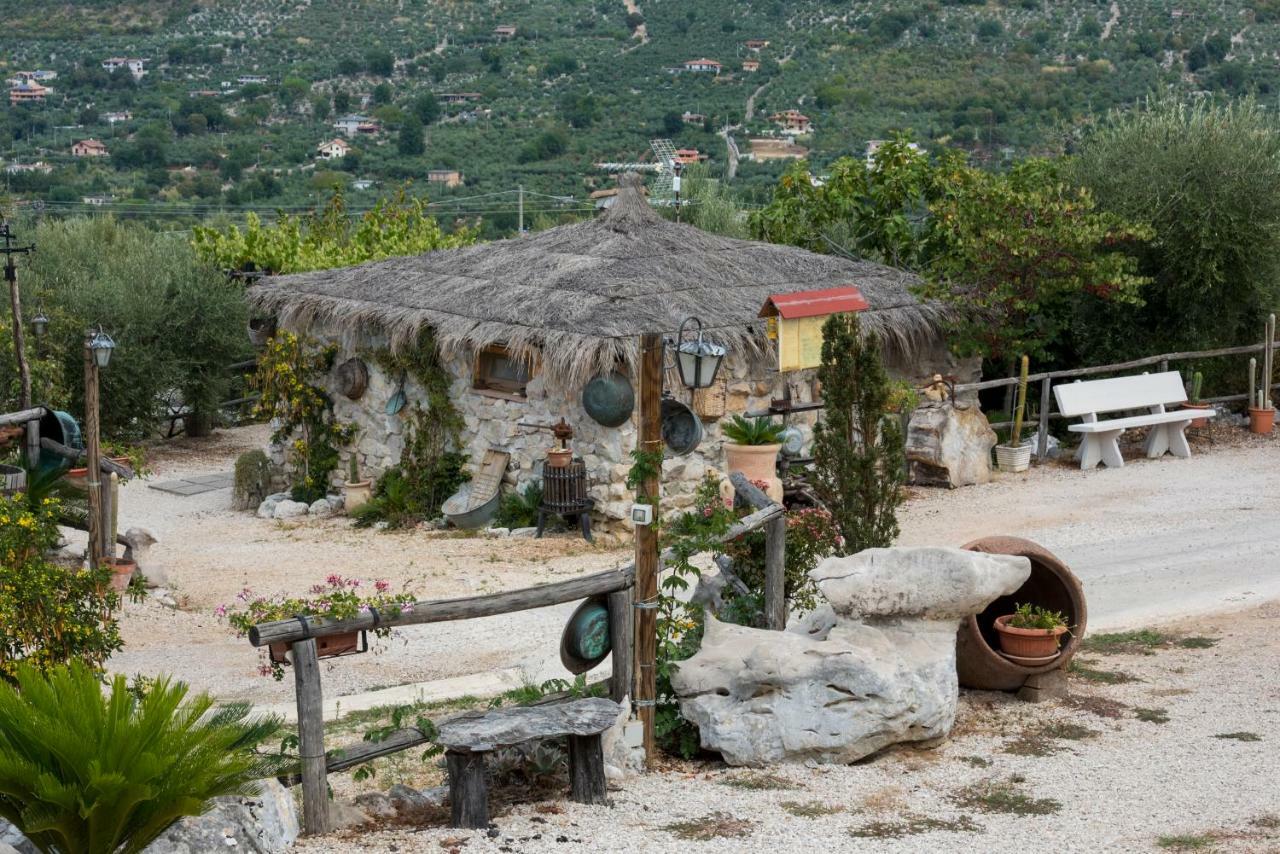 Le Capanne Di Villa Margherita Sonnino Exterior photo